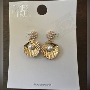 Time and Tru Gold Shell Earrings with Pearl Detail